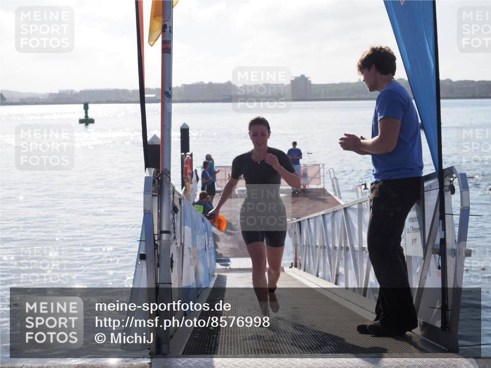 17.08.2025 - KN Förde Triathlon 2025 MichiJ http://msf.ph/oto/8576998 17.08.2025 09:12:54 Schwimmen 136, 142, 142 meine-sportfotos.de