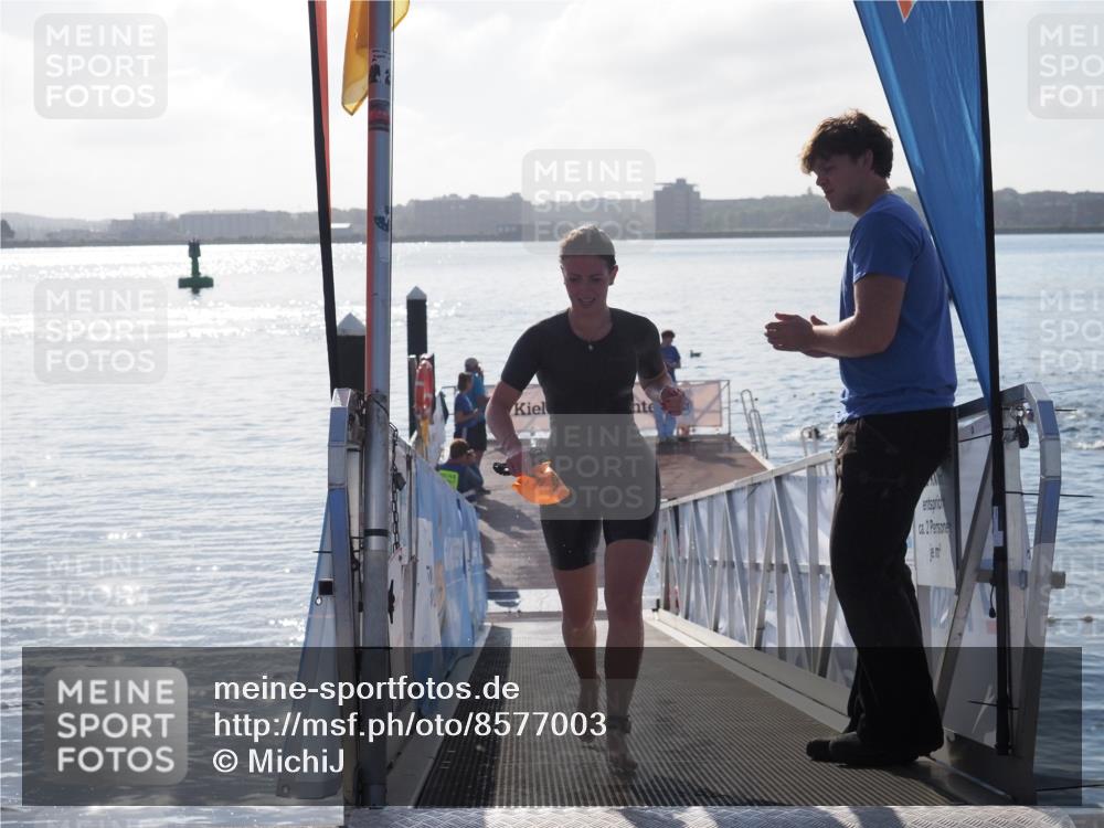 17.08.2025 - KN Förde Triathlon 2025 MichiJ http://msf.ph/oto/8577003 17.08.2025 09:12:54 Schwimmen 136, 142, 142 meine-sportfotos.de