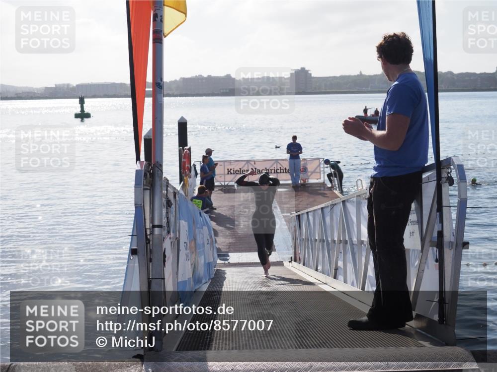 17.08.2025 - KN Förde Triathlon 2025 MichiJ http://msf.ph/oto/8577007 17.08.2025 09:13:09 Schwimmen 126, 122, 126, 130 meine-sportfotos.de