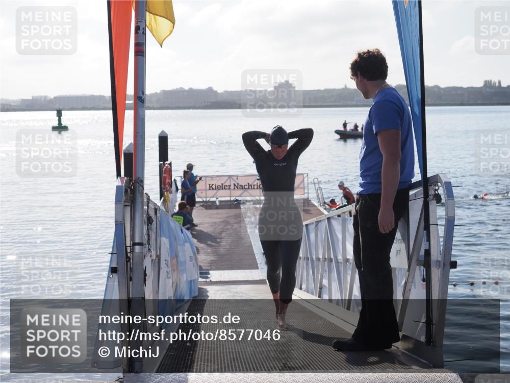17.08.2025 - KN Förde Triathlon 2025 MichiJ http://msf.ph/oto/8577046 17.08.2025 09:13:11 Schwimmen 126, 122, 126, 130 meine-sportfotos.de