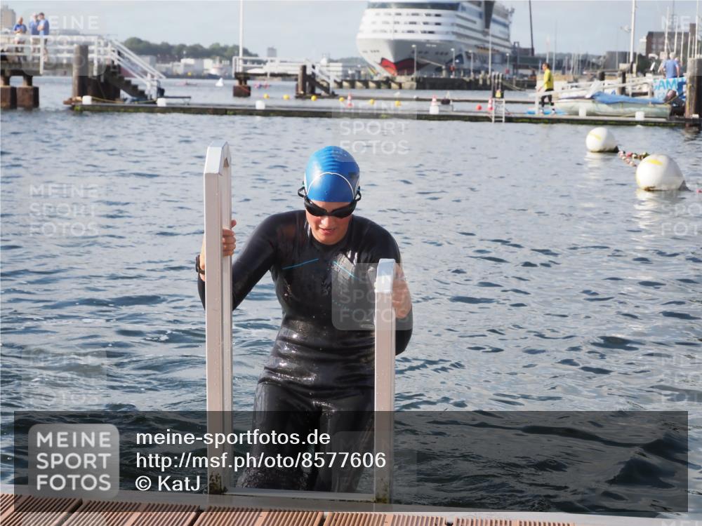 17.08.2025 - KN Förde Triathlon 2025 KatJ http://msf.ph/oto/8577606 17.08.2025 09:17:29 Schwimmen 177, 181, 177, 181 meine-sportfotos.de