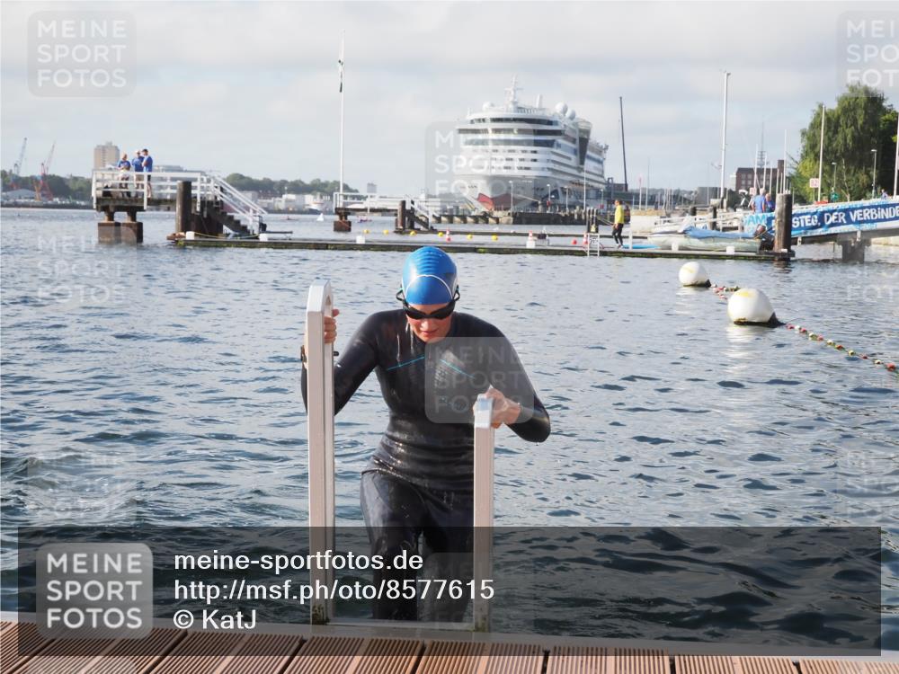 17.08.2025 - KN Förde Triathlon 2025 KatJ http://msf.ph/oto/8577615 17.08.2025 09:17:29 Schwimmen 177, 181, 177, 181 meine-sportfotos.de
