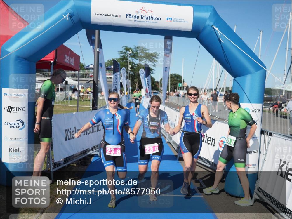 17.08.2025 - KN Förde Triathlon 2025 MichiJ http://msf.ph/oto/8577950 17.08.2025 16:12:45 Laufen 23, 30 meine-sportfotos.de