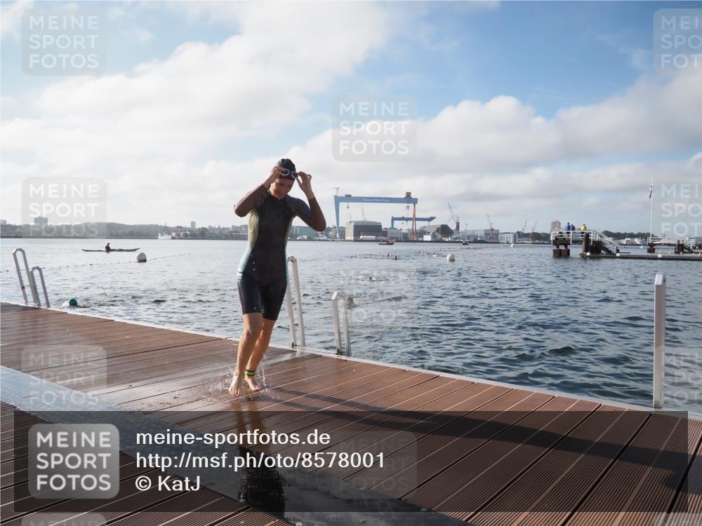 17.08.2025 - KN Förde Triathlon 2025 KatJ http://msf.ph/oto/8578001 17.08.2025 09:18:09 Schwimmen 189, 254, 175, 189, 254 meine-sportfotos.de