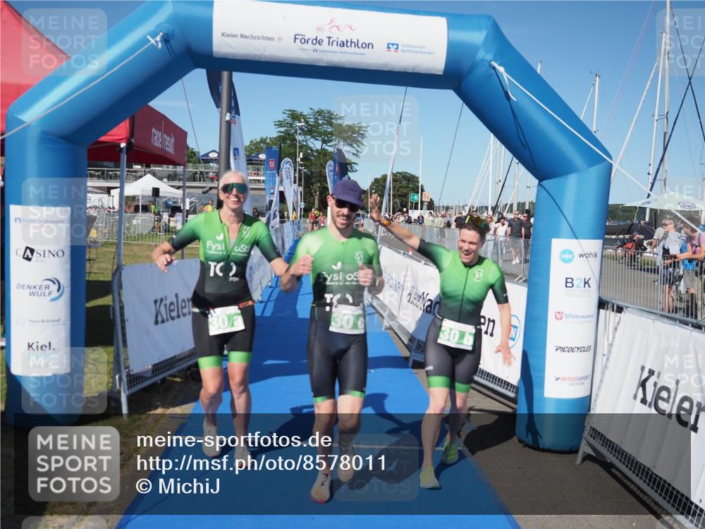 17.08.2025 - KN Förde Triathlon 2025 MichiJ http://msf.ph/oto/8578011 17.08.2025 16:12:49 Laufen 23, 30 meine-sportfotos.de