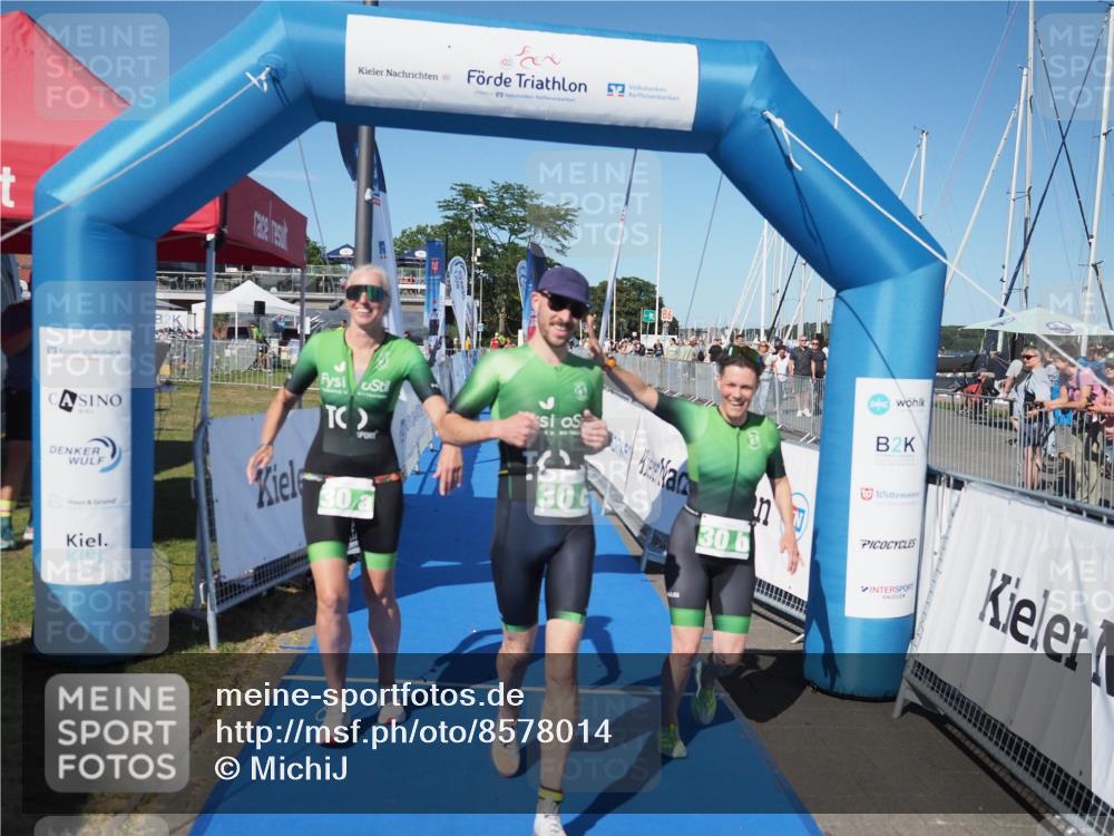 17.08.2025 - KN Förde Triathlon 2025 MichiJ http://msf.ph/oto/8578014 17.08.2025 16:12:50 Laufen 23, 30 meine-sportfotos.de