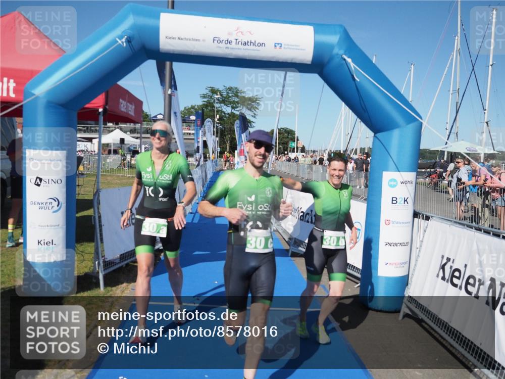 17.08.2025 - KN Förde Triathlon 2025 MichiJ http://msf.ph/oto/8578016 17.08.2025 16:12:50 Laufen 23, 30 meine-sportfotos.de