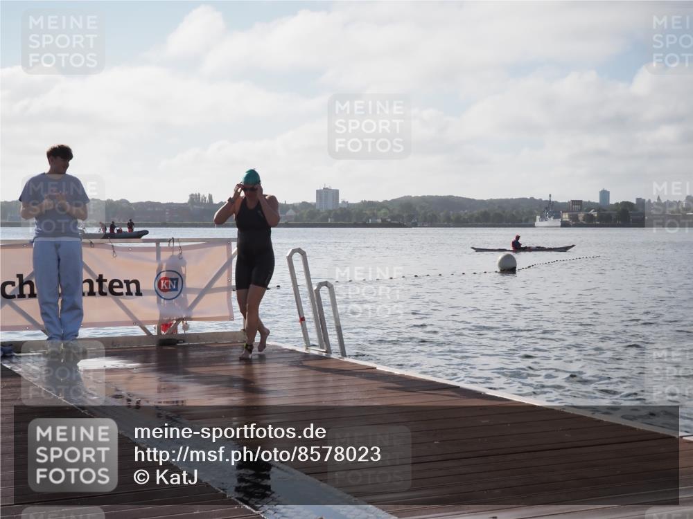 17.08.2025 - KN Förde Triathlon 2025 KatJ http://msf.ph/oto/8578023 17.08.2025 09:18:19 Schwimmen 174, 185, 174, 185, 254 meine-sportfotos.de