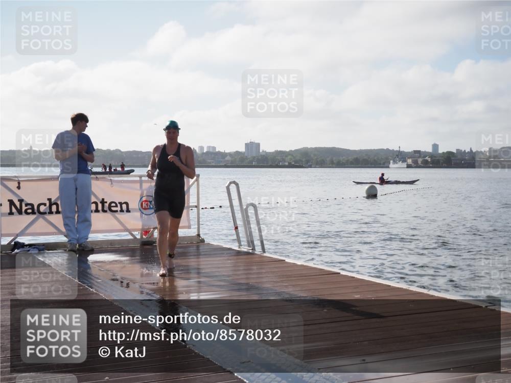 17.08.2025 - KN Förde Triathlon 2025 KatJ http://msf.ph/oto/8578032 17.08.2025 09:18:20 Schwimmen 174, 185, 174, 185, 254 meine-sportfotos.de