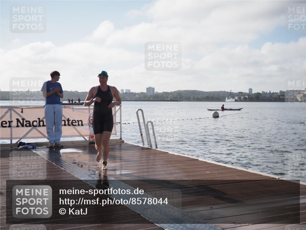 17.08.2025 - KN Förde Triathlon 2025 KatJ http://msf.ph/oto/8578044 17.08.2025 09:18:20 Schwimmen 174, 185, 174, 185, 254 meine-sportfotos.de