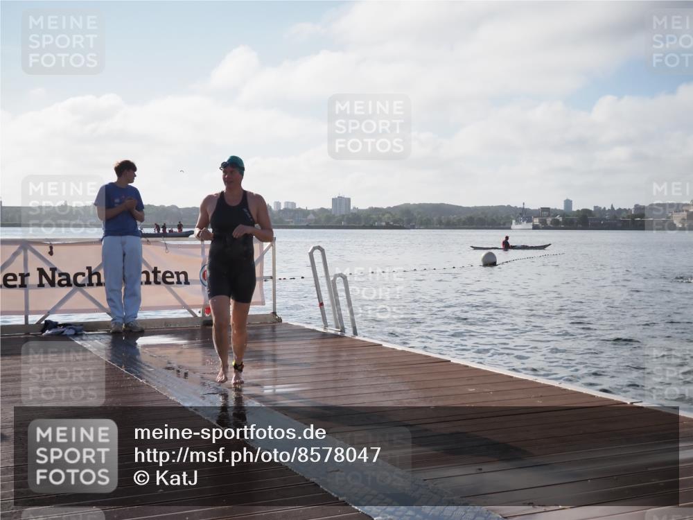 17.08.2025 - KN Förde Triathlon 2025 KatJ http://msf.ph/oto/8578047 17.08.2025 09:18:20 Schwimmen 174, 185, 174, 185, 254 meine-sportfotos.de