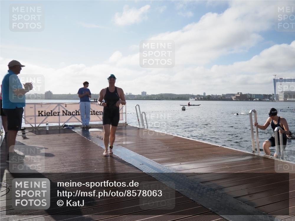 17.08.2025 - KN Förde Triathlon 2025 KatJ http://msf.ph/oto/8578063 17.08.2025 09:18:21 Schwimmen 174, 185, 192, 174, 185, 254 meine-sportfotos.de