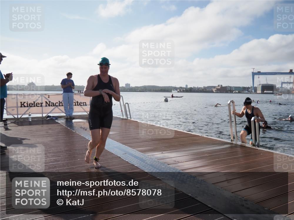 17.08.2025 - KN Förde Triathlon 2025 KatJ http://msf.ph/oto/8578078 17.08.2025 09:18:22 Schwimmen 174, 185, 192, 174, 185, 254 meine-sportfotos.de