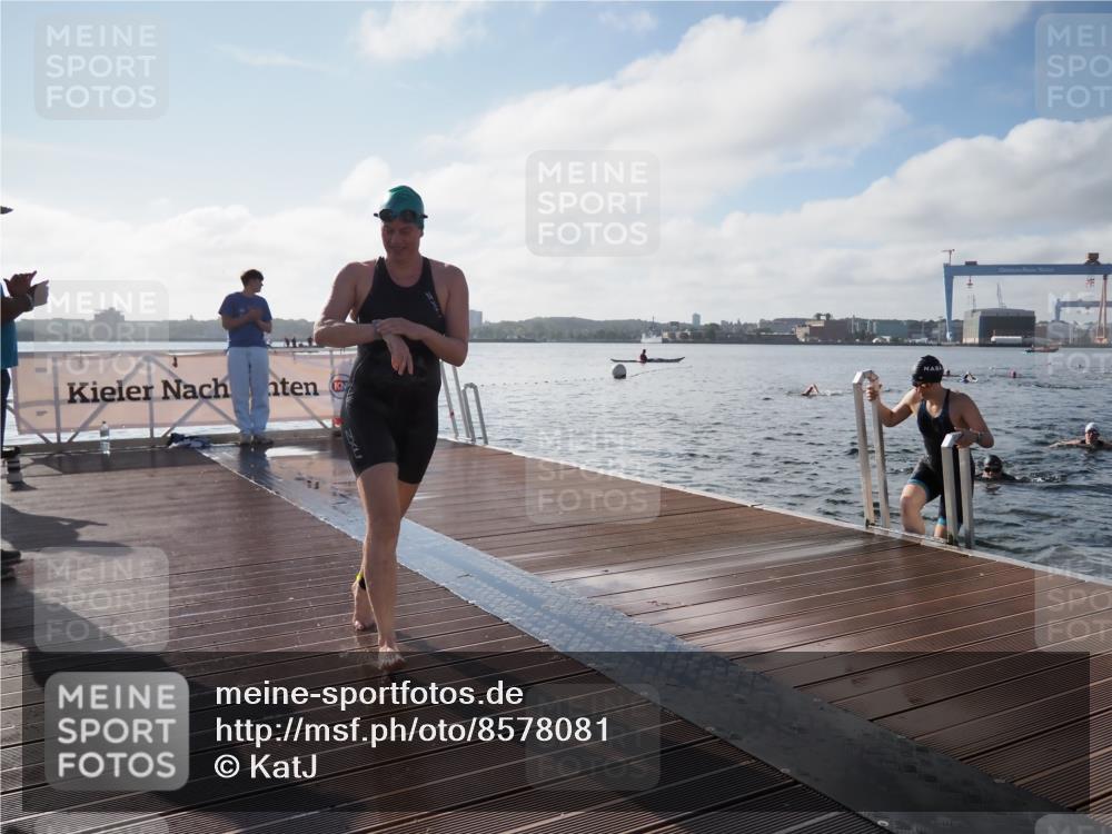 17.08.2025 - KN Förde Triathlon 2025 KatJ http://msf.ph/oto/8578081 17.08.2025 09:18:22 Schwimmen 174, 185, 192, 174, 185, 254 meine-sportfotos.de