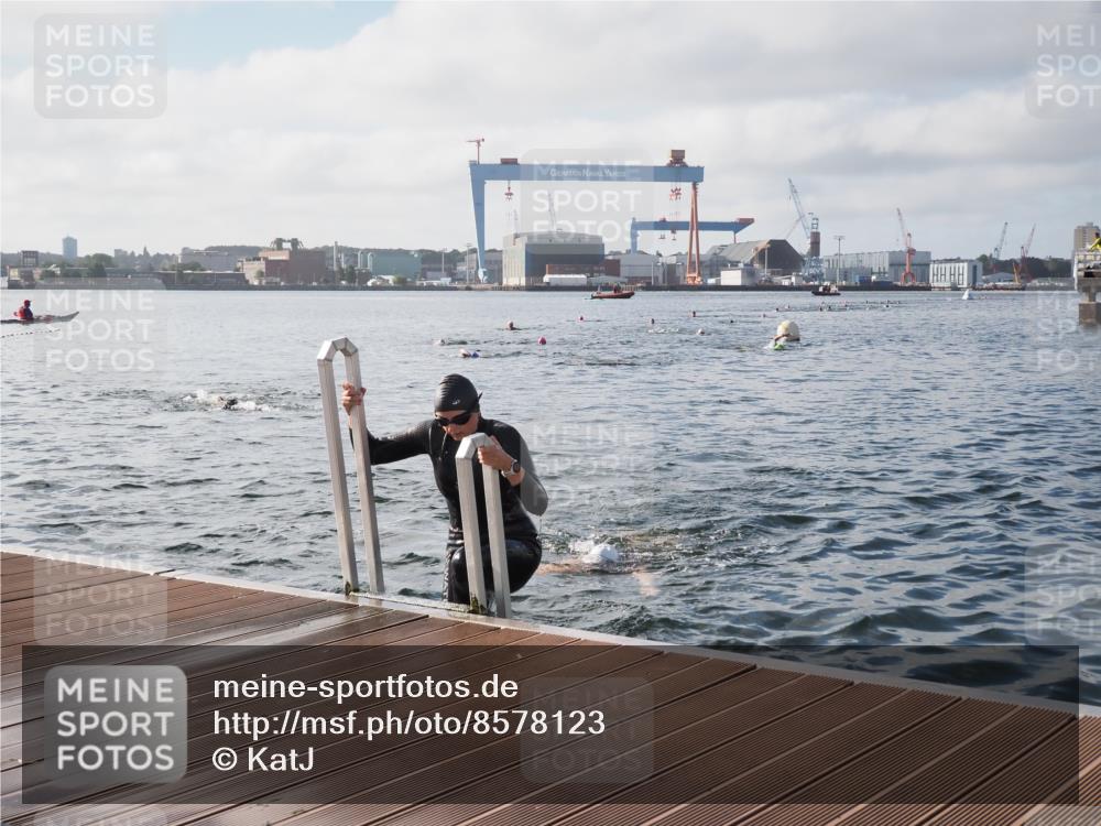17.08.2025 - KN Förde Triathlon 2025 KatJ http://msf.ph/oto/8578123 17.08.2025 09:18:30 Schwimmen 174, 192, 250, 174, 185, 192, 250 meine-sportfotos.de