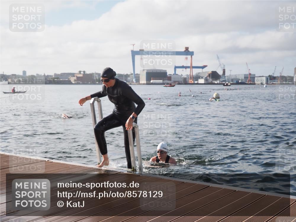 17.08.2025 - KN Förde Triathlon 2025 KatJ http://msf.ph/oto/8578129 17.08.2025 09:18:31 Schwimmen 174, 192, 250, 174, 185, 192, 250 meine-sportfotos.de