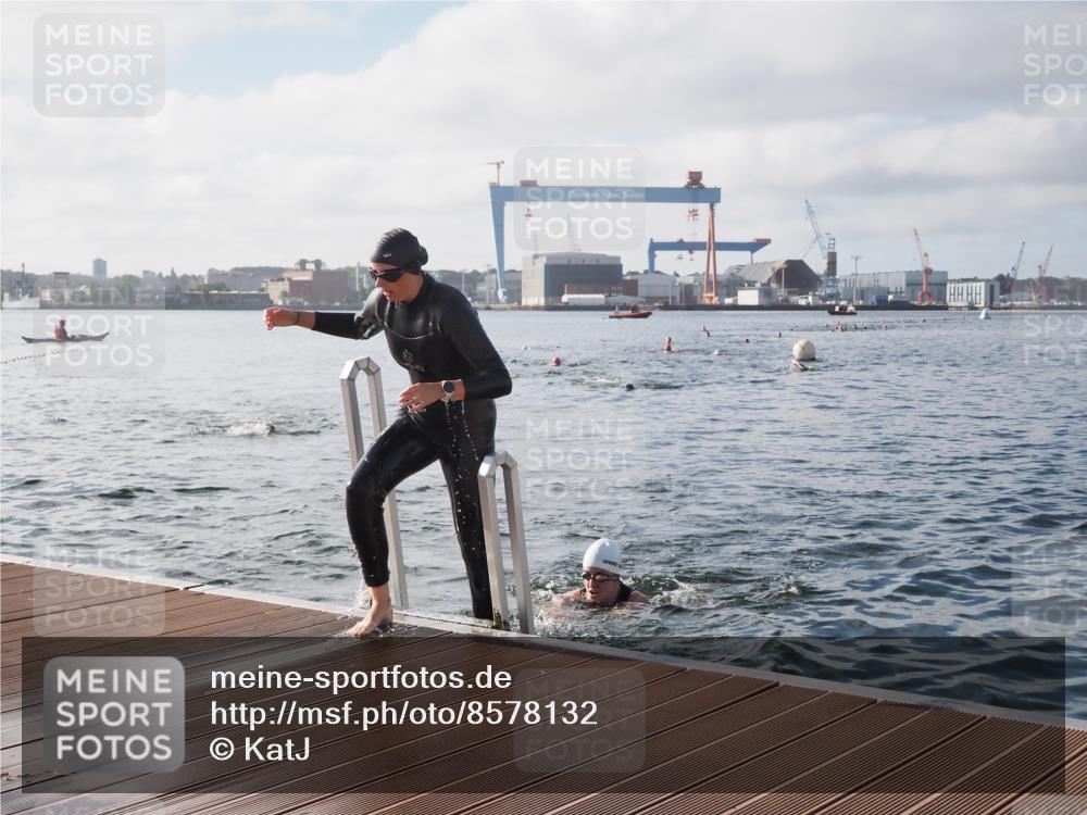 17.08.2025 - KN Förde Triathlon 2025 KatJ http://msf.ph/oto/8578132 17.08.2025 09:18:31 Schwimmen 174, 192, 250, 174, 185, 192, 250 meine-sportfotos.de