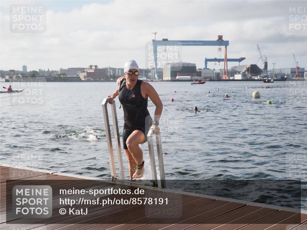 17.08.2025 - KN Förde Triathlon 2025 KatJ http://msf.ph/oto/8578191 17.08.2025 09:18:36 Schwimmen 192, 250, 174, 192, 250 meine-sportfotos.de