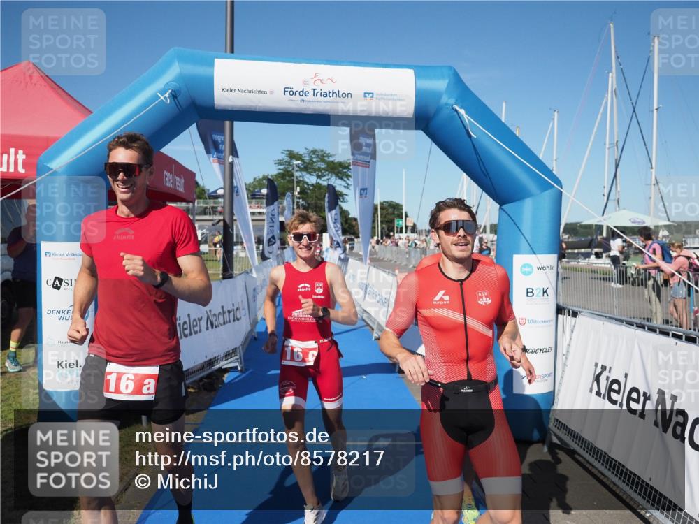 17.08.2025 - KN Förde Triathlon 2025 MichiJ http://msf.ph/oto/8578217 17.08.2025 16:13:23 Laufen 16 meine-sportfotos.de