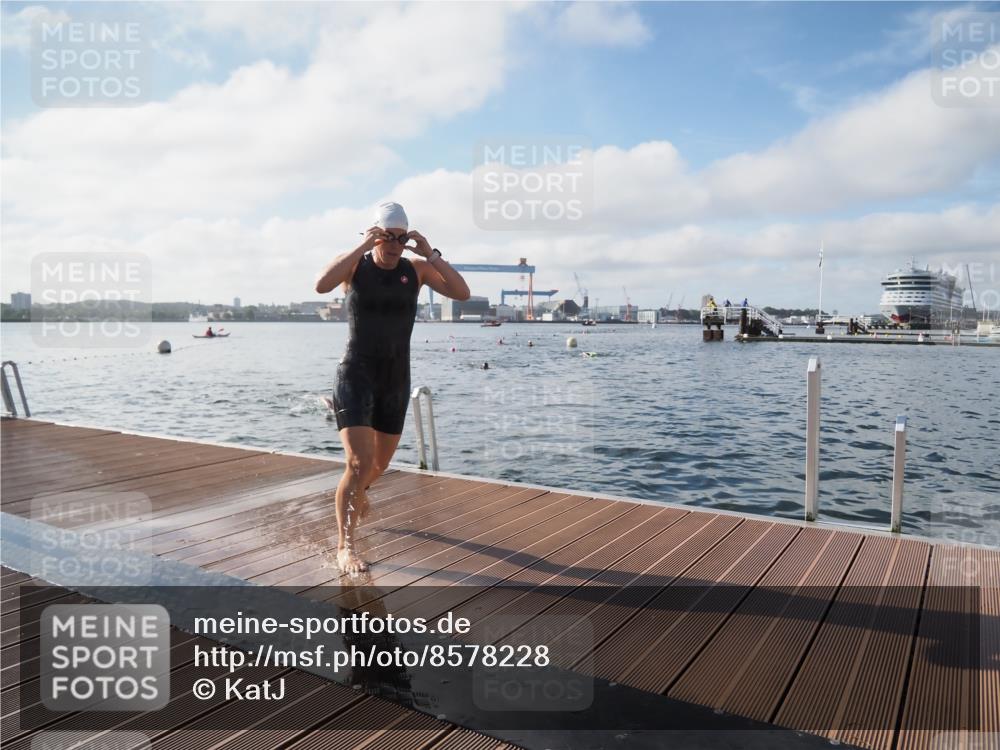 17.08.2025 - KN Förde Triathlon 2025 KatJ http://msf.ph/oto/8578228 17.08.2025 09:18:38 Schwimmen 153, 192, 250, 192, 250 meine-sportfotos.de