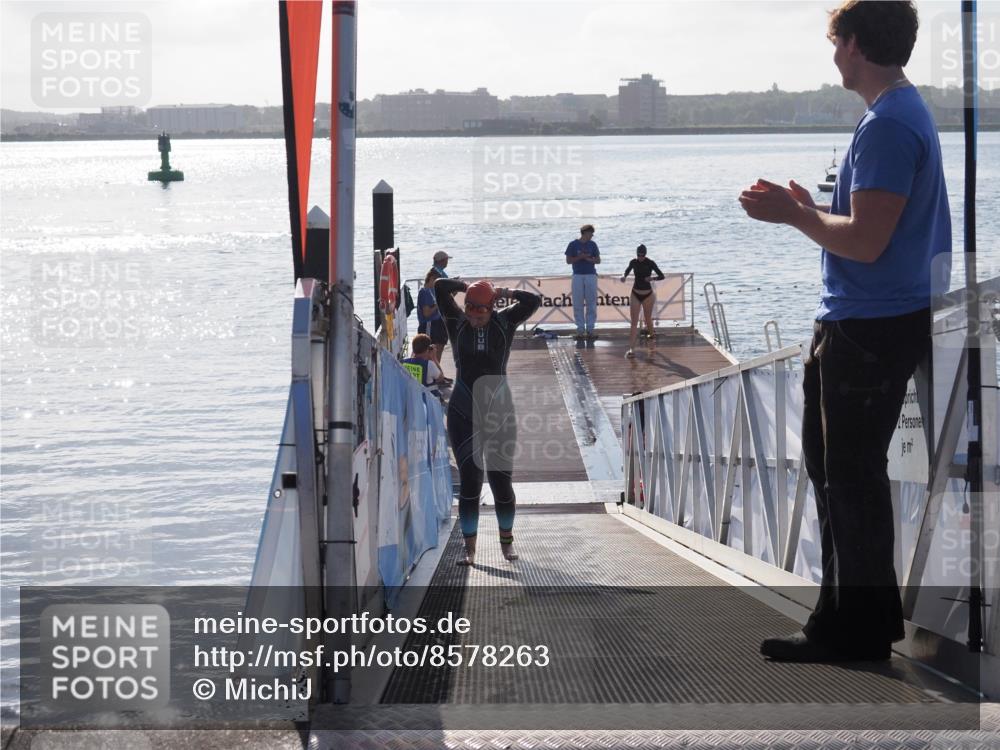 17.08.2025 - KN Förde Triathlon 2025 MichiJ http://msf.ph/oto/8578263 17.08.2025 09:15:39 Schwimmen 141, 149, 131 meine-sportfotos.de