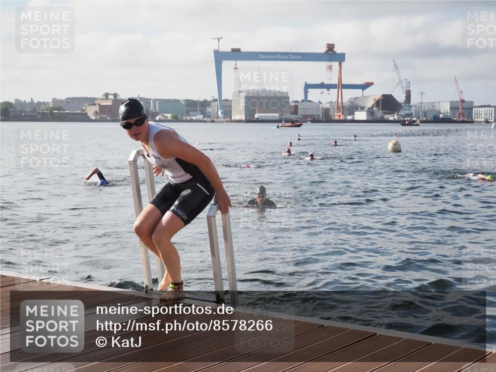 17.08.2025 - KN Förde Triathlon 2025 KatJ http://msf.ph/oto/8578266 17.08.2025 09:18:48 Schwimmen 153, 153, 250 meine-sportfotos.de