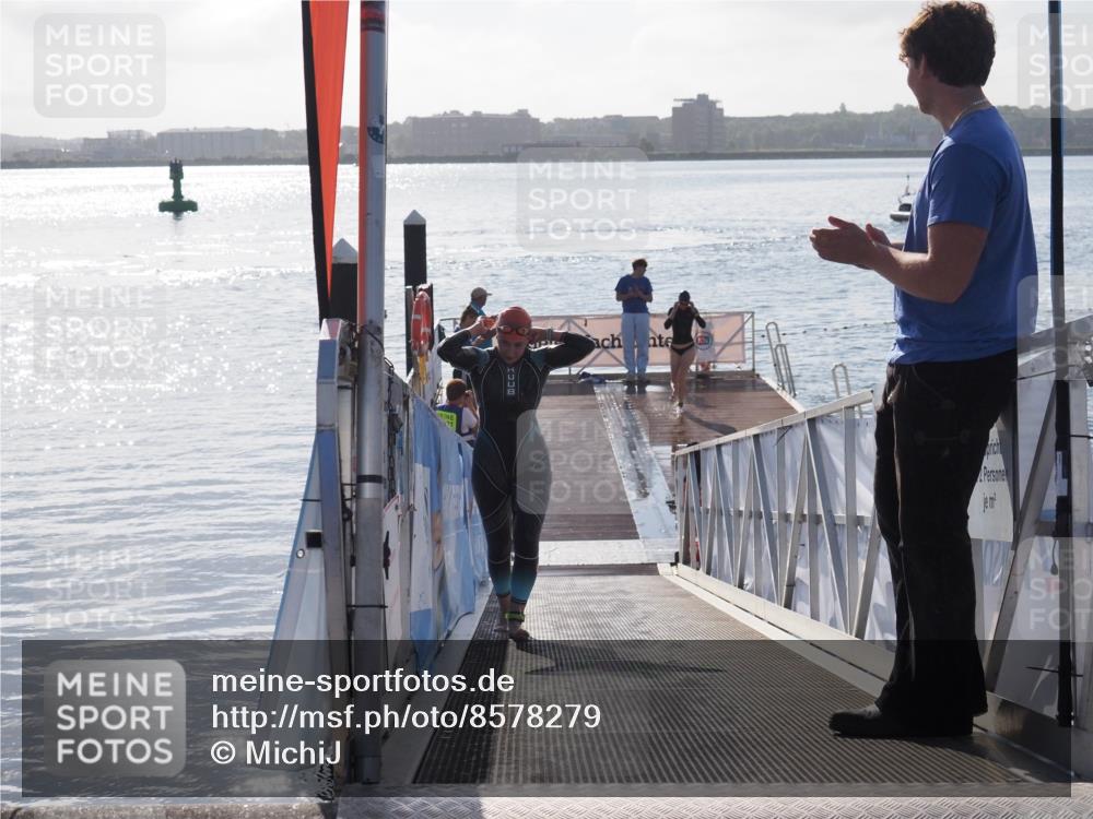 17.08.2025 - KN Förde Triathlon 2025 MichiJ http://msf.ph/oto/8578279 17.08.2025 09:15:39 Schwimmen 141, 149, 131 meine-sportfotos.de