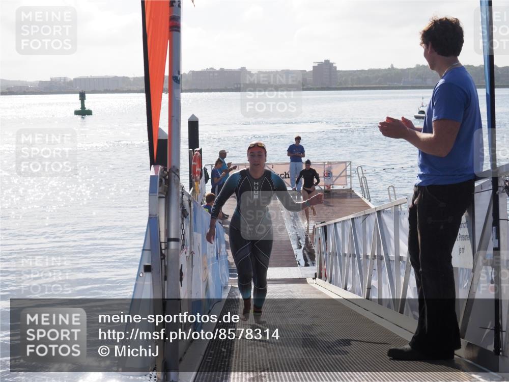 17.08.2025 - KN Förde Triathlon 2025 MichiJ http://msf.ph/oto/8578314 17.08.2025 09:15:41 Schwimmen 141, 149, 131 meine-sportfotos.de