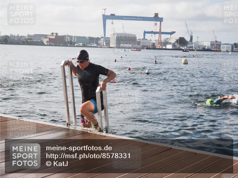 17.08.2025 - KN Förde Triathlon 2025 KatJ http://msf.ph/oto/8578331 17.08.2025 09:19:02 Schwimmen 173, 184, 173, 184 meine-sportfotos.de