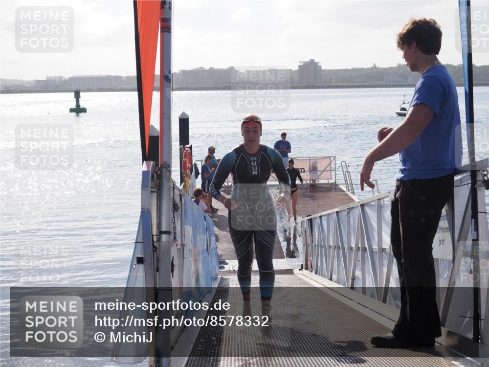 17.08.2025 - KN Förde Triathlon 2025 MichiJ http://msf.ph/oto/8578332 17.08.2025 09:15:41 Schwimmen 141, 149, 131 meine-sportfotos.de