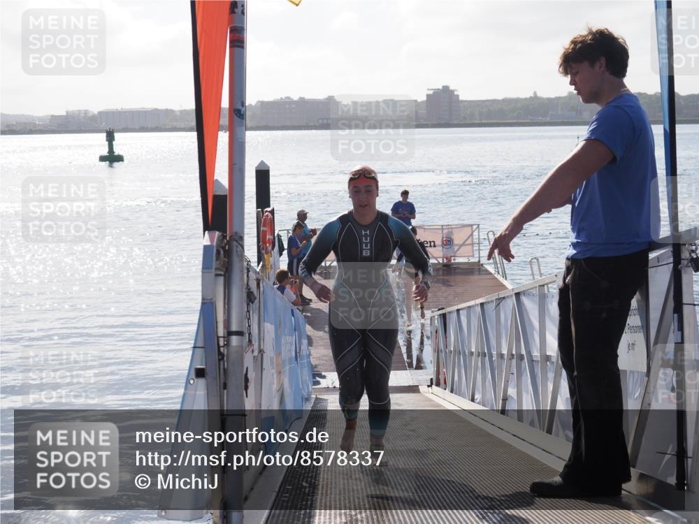 17.08.2025 - KN Förde Triathlon 2025 MichiJ http://msf.ph/oto/8578337 17.08.2025 09:15:41 Schwimmen 141, 149, 131 meine-sportfotos.de