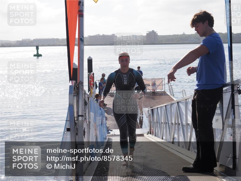 17.08.2025 - KN Förde Triathlon 2025 MichiJ http://msf.ph/oto/8578345 17.08.2025 09:15:41 Schwimmen 141, 149, 131 meine-sportfotos.de