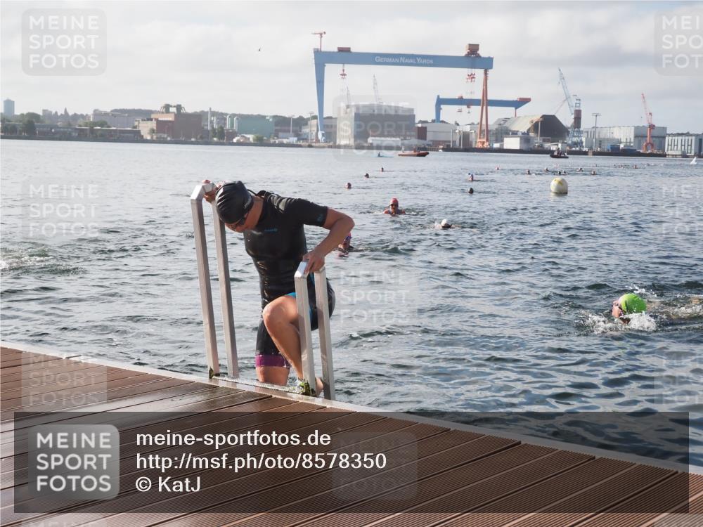 17.08.2025 - KN Förde Triathlon 2025 KatJ http://msf.ph/oto/8578350 17.08.2025 09:19:03 Schwimmen 173, 184, 220, 173, 184 meine-sportfotos.de