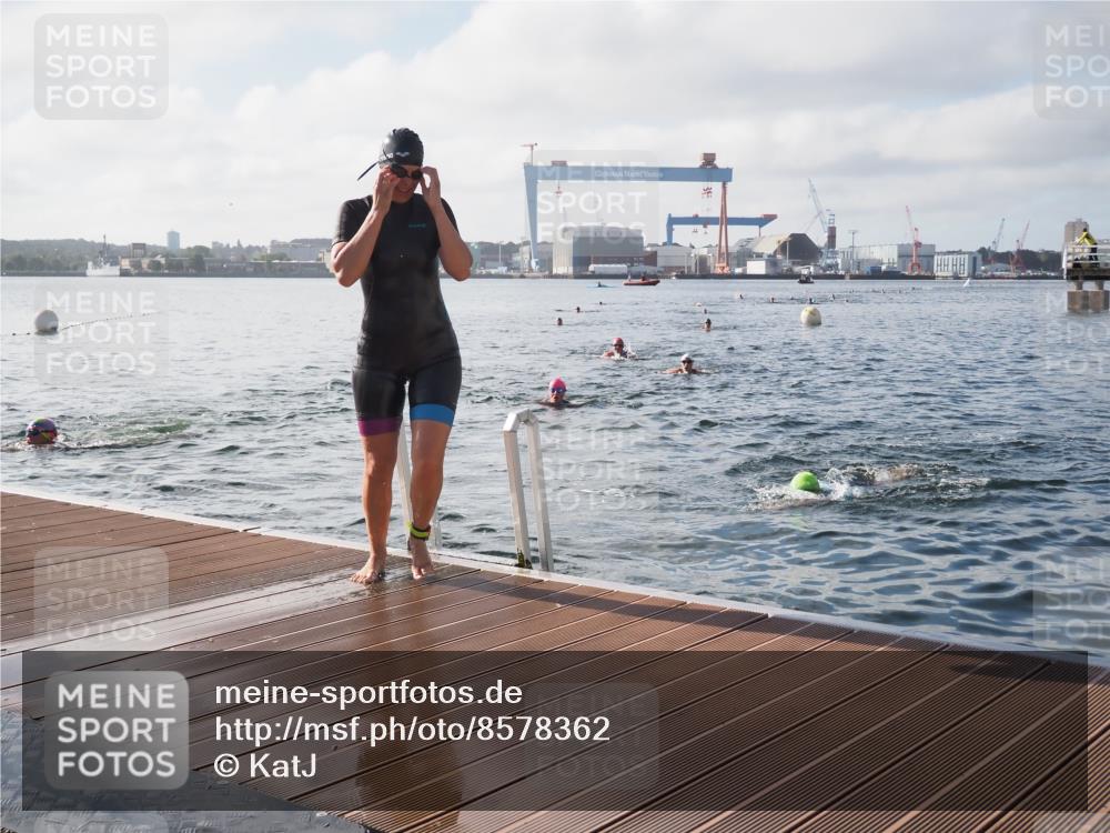 17.08.2025 - KN Förde Triathlon 2025 KatJ http://msf.ph/oto/8578362 17.08.2025 09:19:05 Schwimmen 173, 184, 219, 220, 173, 184 meine-sportfotos.de