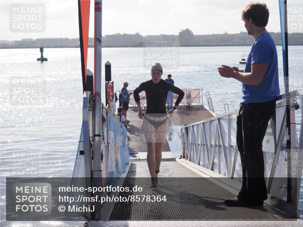 17.08.2025 - KN Förde Triathlon 2025 MichiJ http://msf.ph/oto/8578364 17.08.2025 09:15:46 Schwimmen 131, 141, 131 meine-sportfotos.de