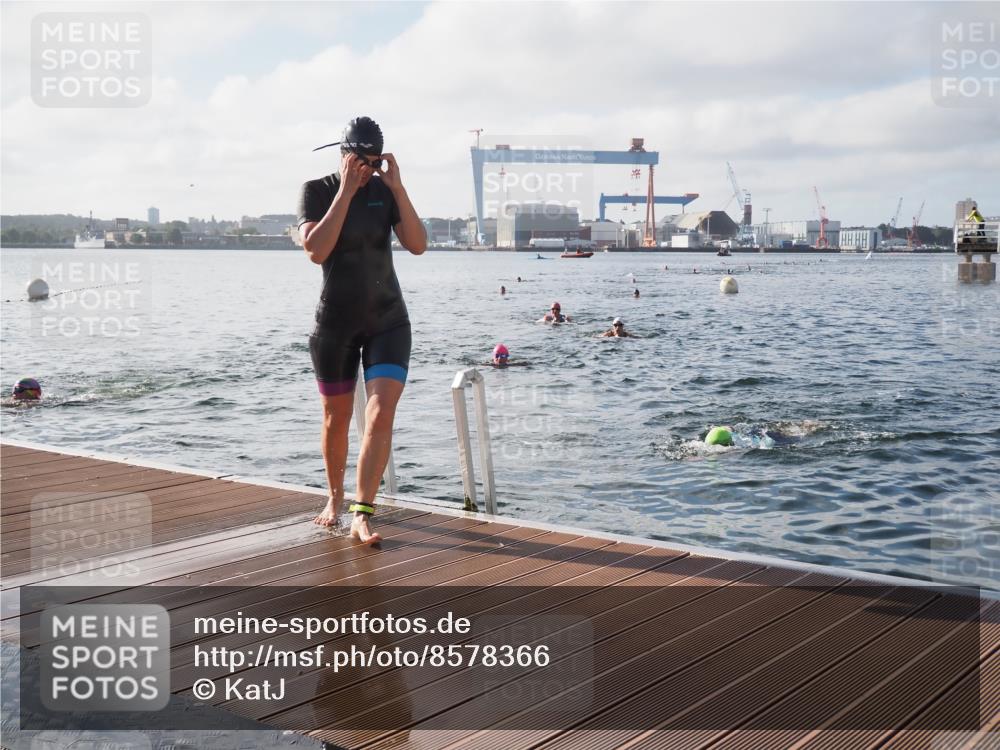 17.08.2025 - KN Förde Triathlon 2025 KatJ http://msf.ph/oto/8578366 17.08.2025 09:19:05 Schwimmen 173, 184, 219, 220, 173, 184 meine-sportfotos.de