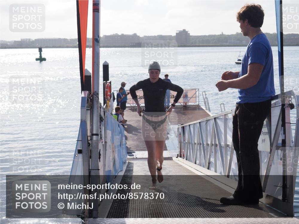 17.08.2025 - KN Förde Triathlon 2025 MichiJ http://msf.ph/oto/8578370 17.08.2025 09:15:46 Schwimmen 131, 141, 131 meine-sportfotos.de