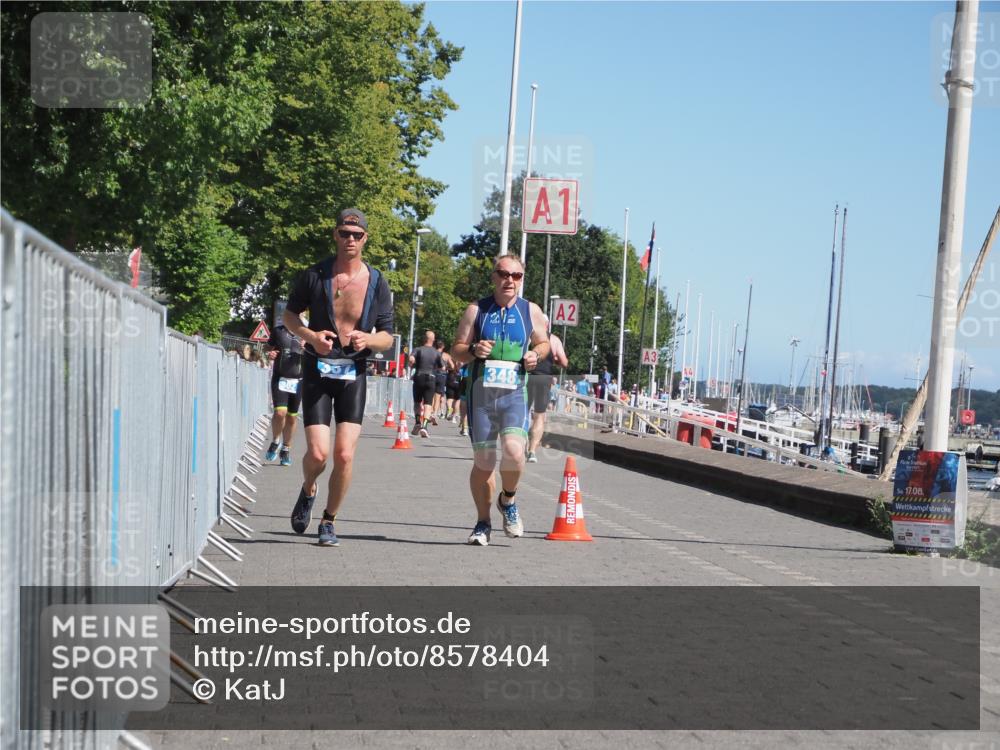 17.08.2025 - KN Förde Triathlon 2025 KatJ http://msf.ph/oto/8578404 17.08.2025 12:14:32 Laufen 337, 348 meine-sportfotos.de