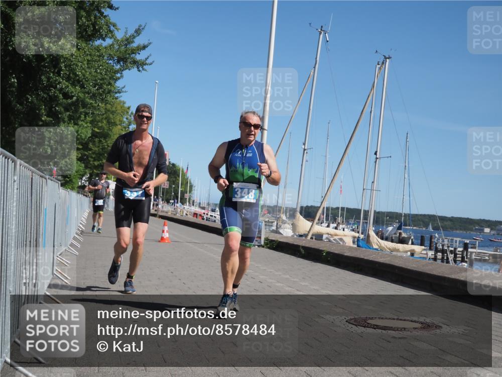 17.08.2025 - KN Förde Triathlon 2025 KatJ http://msf.ph/oto/8578484 17.08.2025 12:14:36 Laufen 302, 337, 348 meine-sportfotos.de