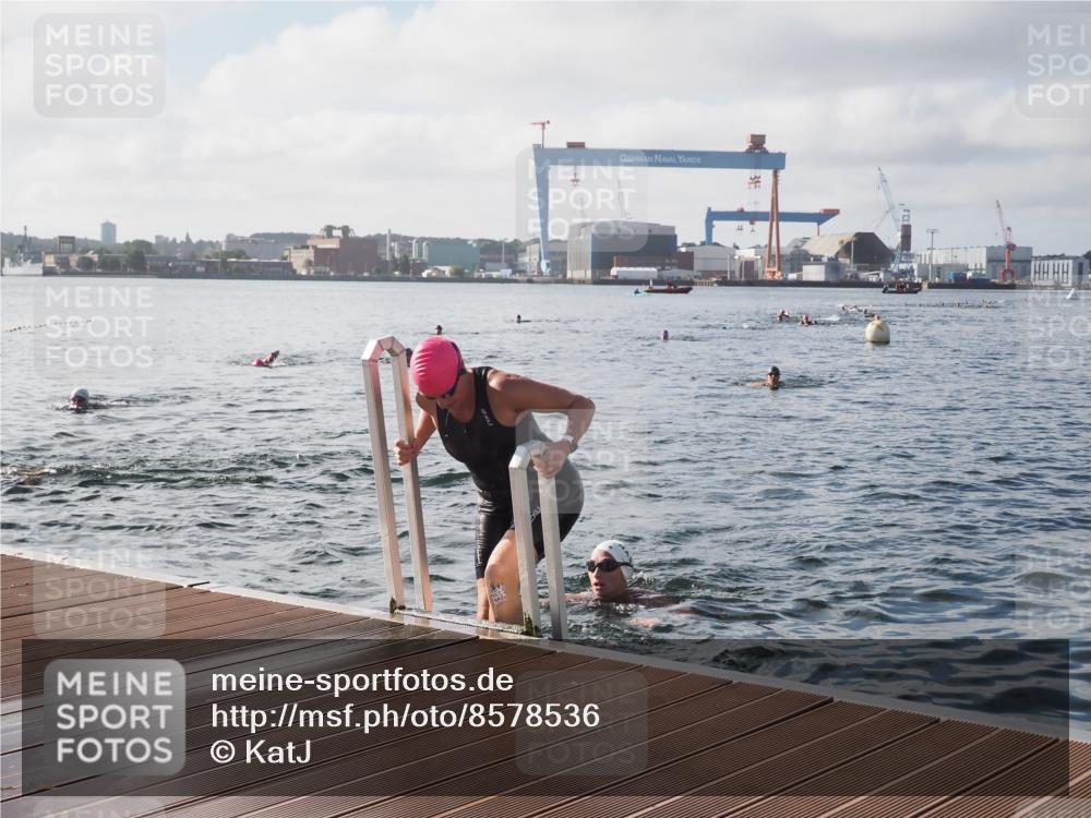 17.08.2025 - KN Förde Triathlon 2025 KatJ http://msf.ph/oto/8578536 17.08.2025 09:19:24 Schwimmen 183, 186, 187, 183, 186, 187, 219, 220 meine-sportfotos.de