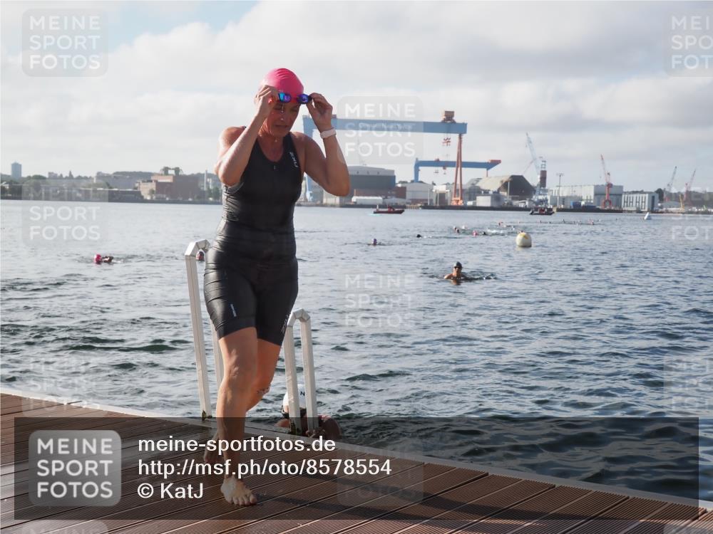 17.08.2025 - KN Förde Triathlon 2025 KatJ http://msf.ph/oto/8578554 17.08.2025 09:19:26 Schwimmen 183, 186, 187, 183, 186, 187, 219, 220 meine-sportfotos.de