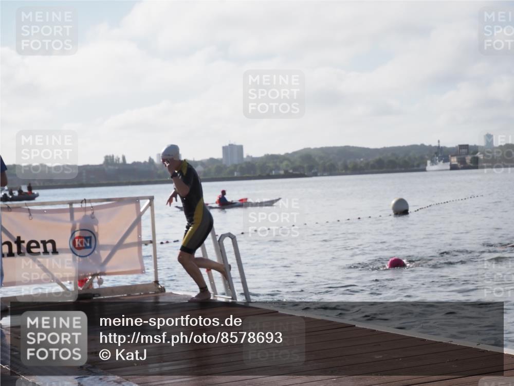 17.08.2025 - KN Förde Triathlon 2025 KatJ http://msf.ph/oto/8578693 17.08.2025 09:19:40 Schwimmen 163, 190, 186, 187, 190 meine-sportfotos.de