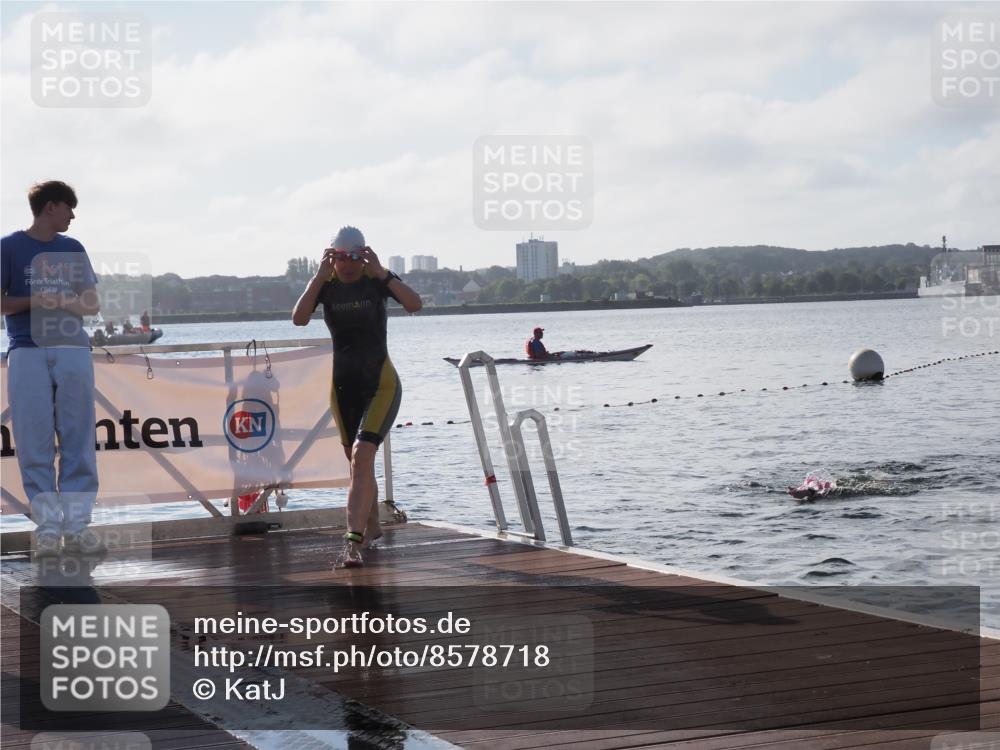 17.08.2025 - KN Förde Triathlon 2025 KatJ http://msf.ph/oto/8578718 17.08.2025 09:19:41 Schwimmen 163, 190, 163, 186, 187, 190 meine-sportfotos.de