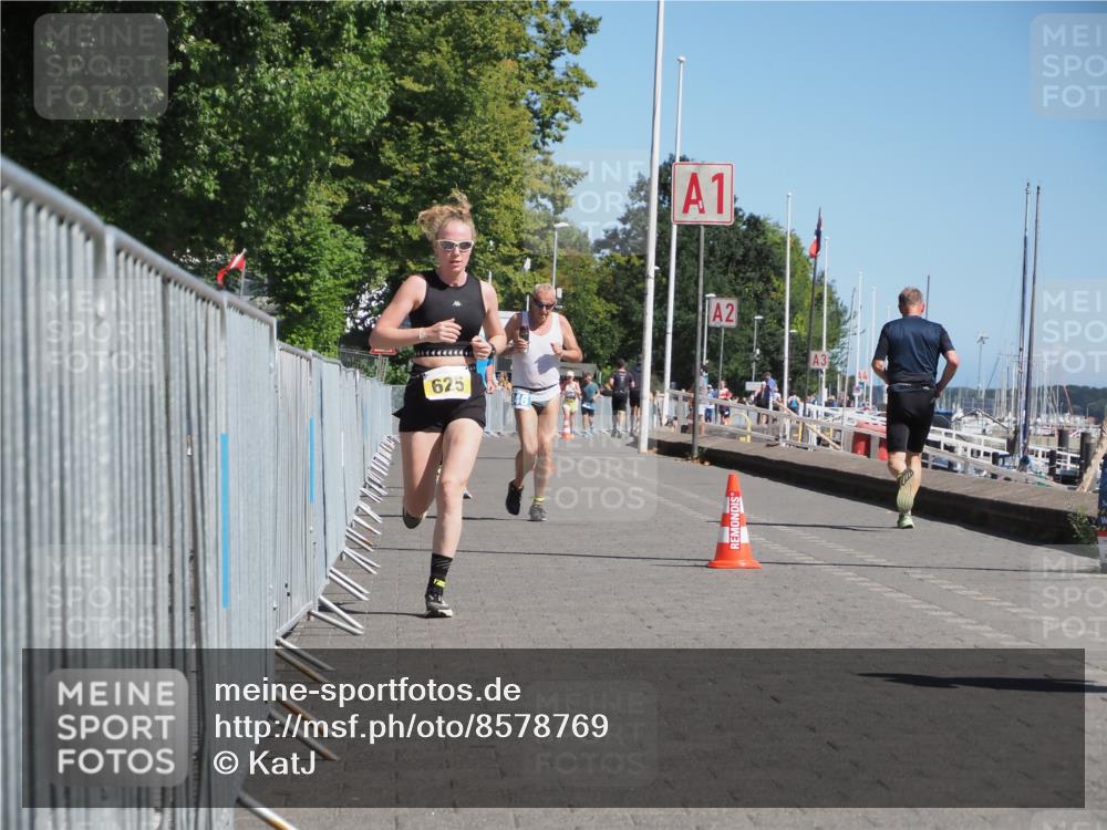 17.08.2025 - KN Förde Triathlon 2025 KatJ http://msf.ph/oto/8578769 17.08.2025 12:15:15 Laufen 346, 625 meine-sportfotos.de