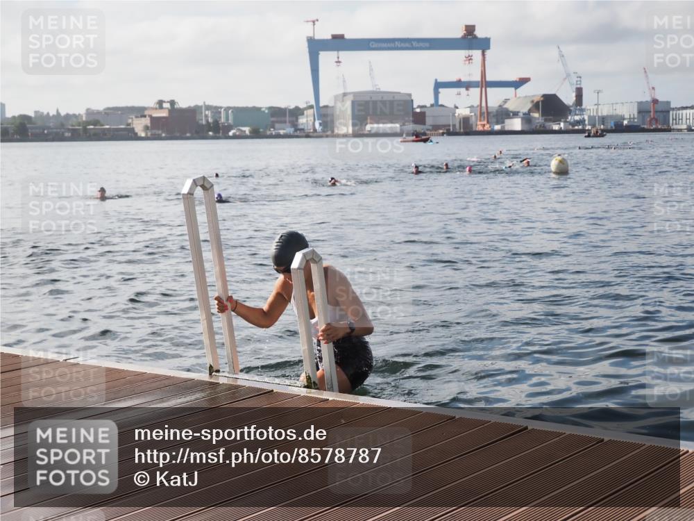 17.08.2025 - KN Förde Triathlon 2025 KatJ http://msf.ph/oto/8578787 17.08.2025 09:19:46 Schwimmen 163, 190, 202, 163, 190, 202 meine-sportfotos.de