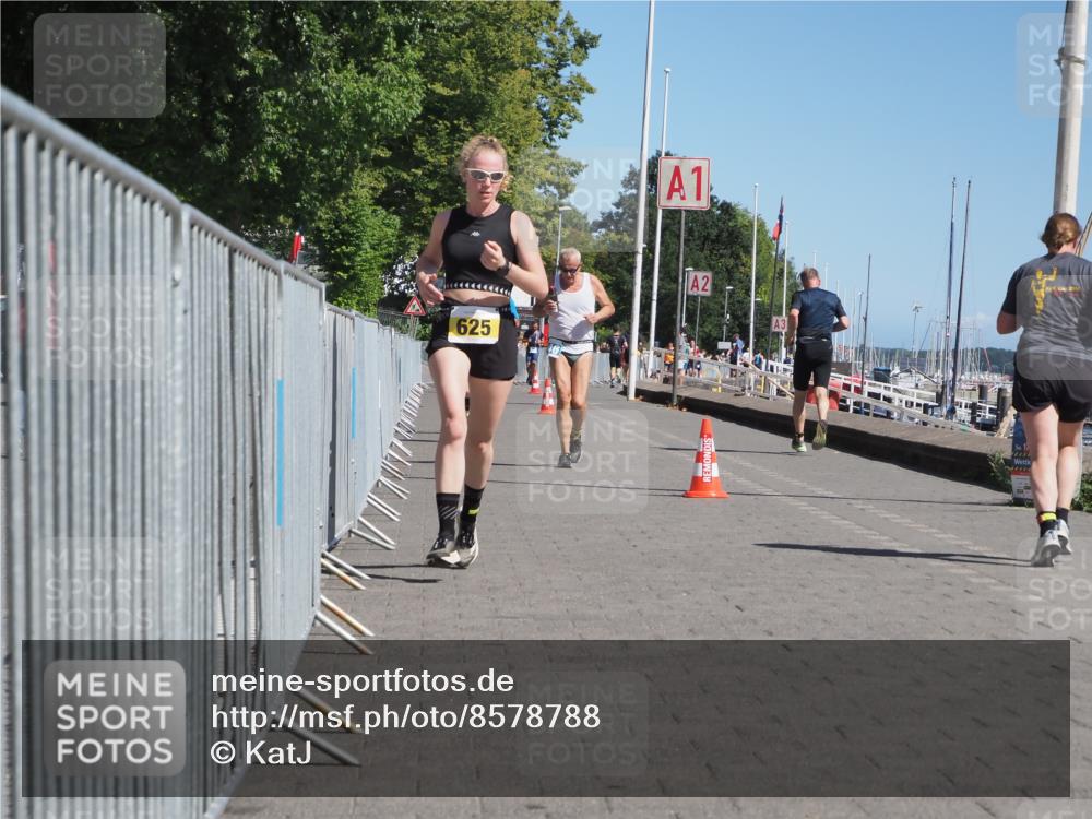 17.08.2025 - KN Förde Triathlon 2025 KatJ http://msf.ph/oto/8578788 17.08.2025 12:15:16 Laufen 346, 625 meine-sportfotos.de