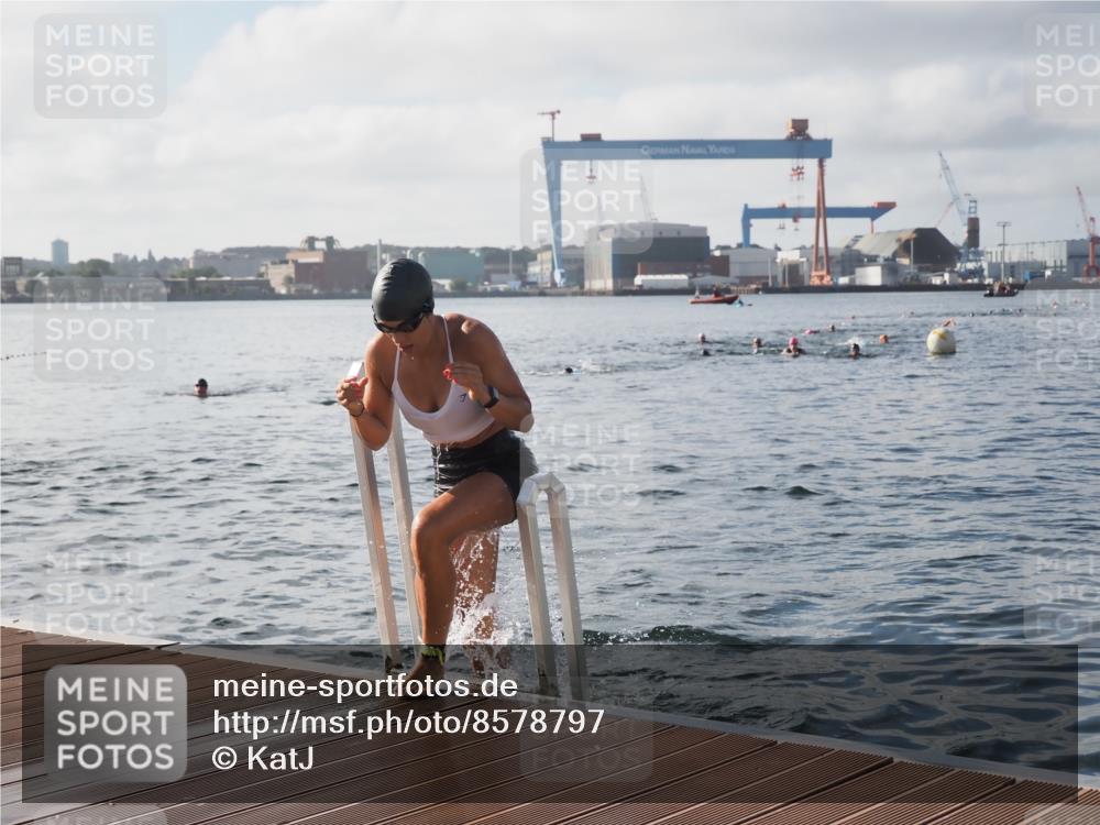 17.08.2025 - KN Förde Triathlon 2025 KatJ http://msf.ph/oto/8578797 17.08.2025 09:19:48 Schwimmen 163, 190, 202, 163, 190, 202 meine-sportfotos.de