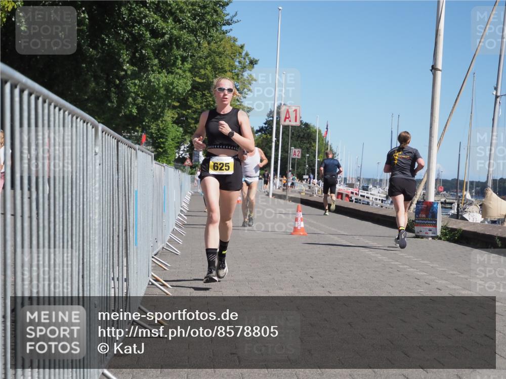 17.08.2025 - KN Förde Triathlon 2025 KatJ http://msf.ph/oto/8578805 17.08.2025 12:15:17 Laufen 346, 625 meine-sportfotos.de