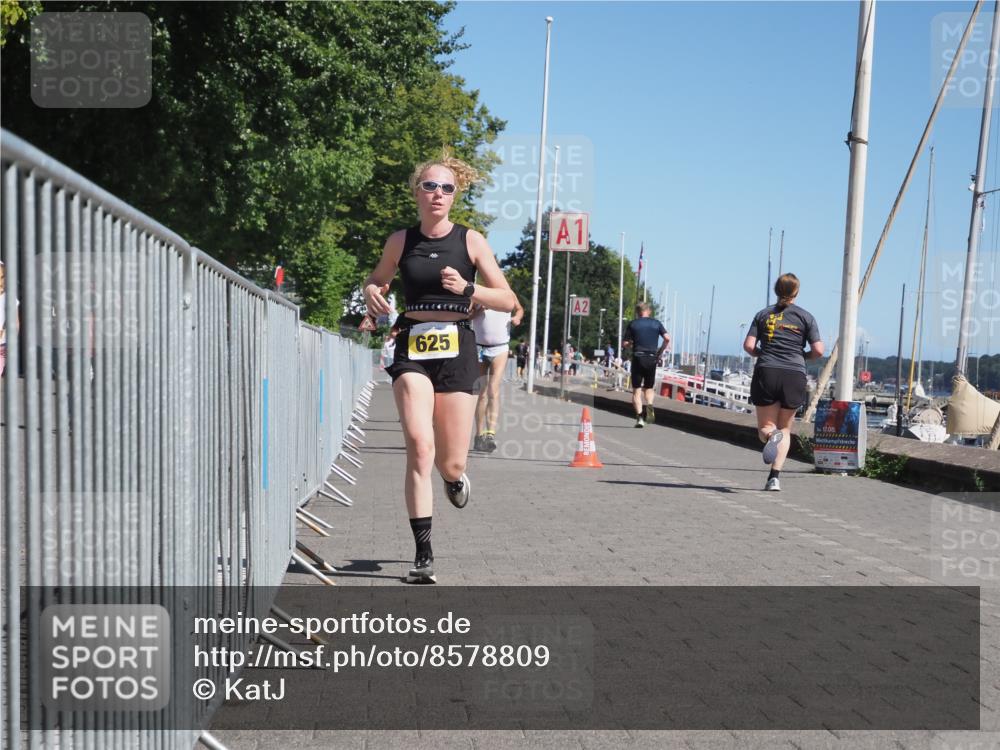 17.08.2025 - KN Förde Triathlon 2025 KatJ http://msf.ph/oto/8578809 17.08.2025 12:15:17 Laufen 346, 625 meine-sportfotos.de
