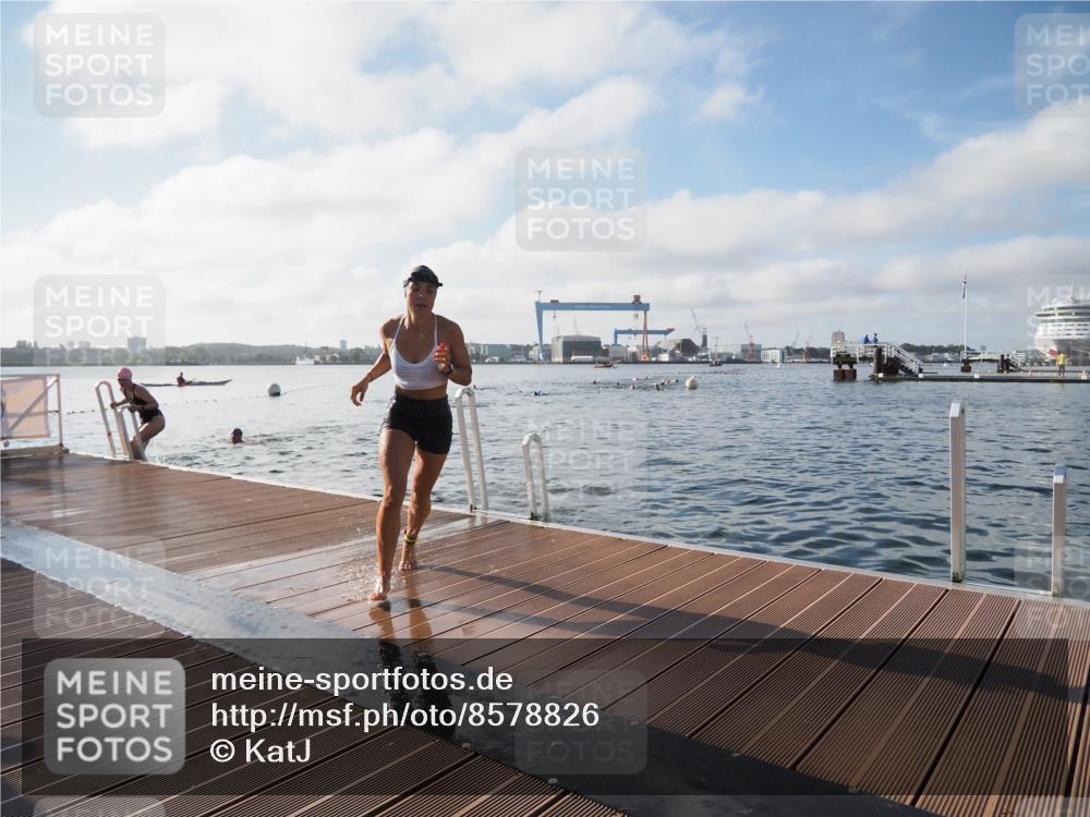 17.08.2025 - KN Förde Triathlon 2025 KatJ http://msf.ph/oto/8578826 17.08.2025 09:19:49 Schwimmen 163, 190, 202, 163, 190, 202 meine-sportfotos.de